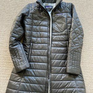 Patagonia jacket. Grey color, size small. New (no tags). Slim fit.